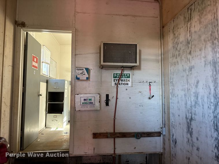 image for item DY0733 1985 Kentucky dry van office trailer