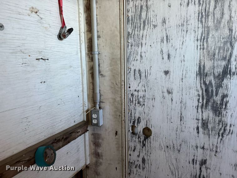 image for item DY0733 1985 Kentucky dry van office trailer