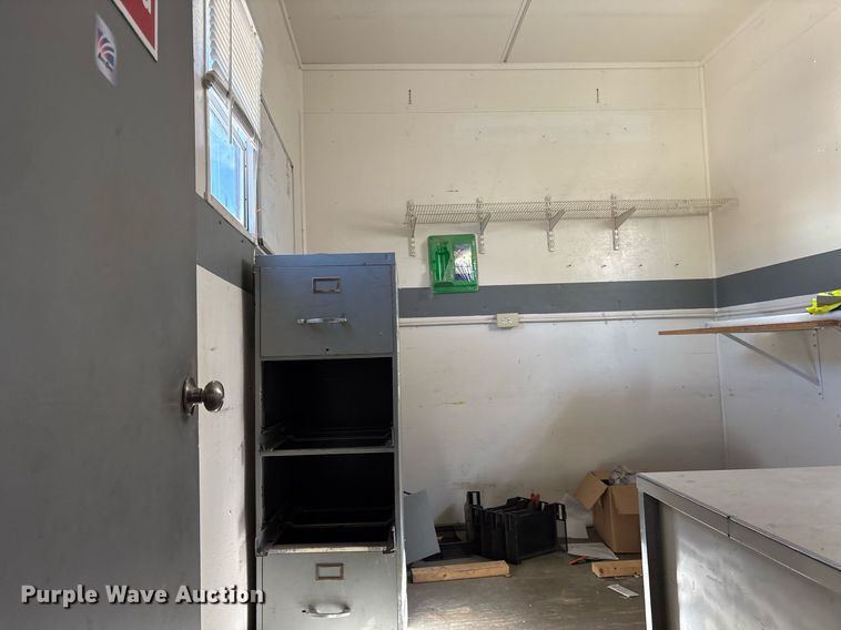 image for item DY0733 1985 Kentucky dry van office trailer