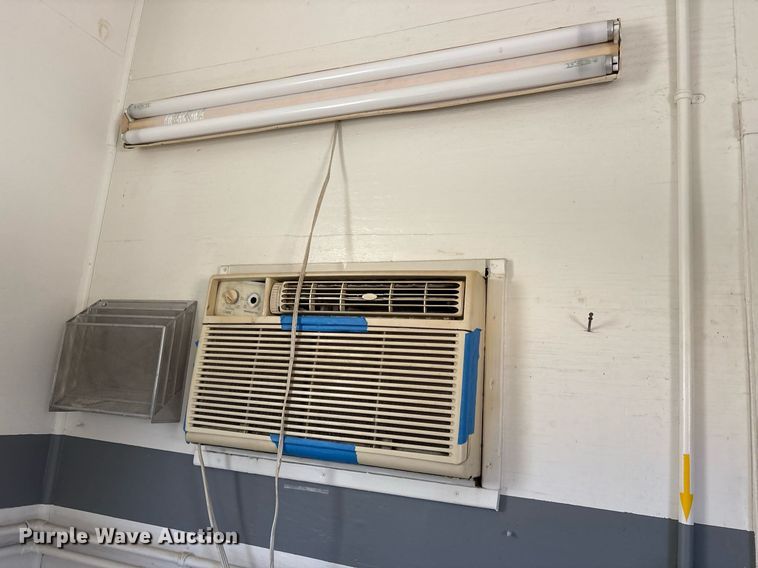 image for item DY0733 1985 Kentucky dry van office trailer