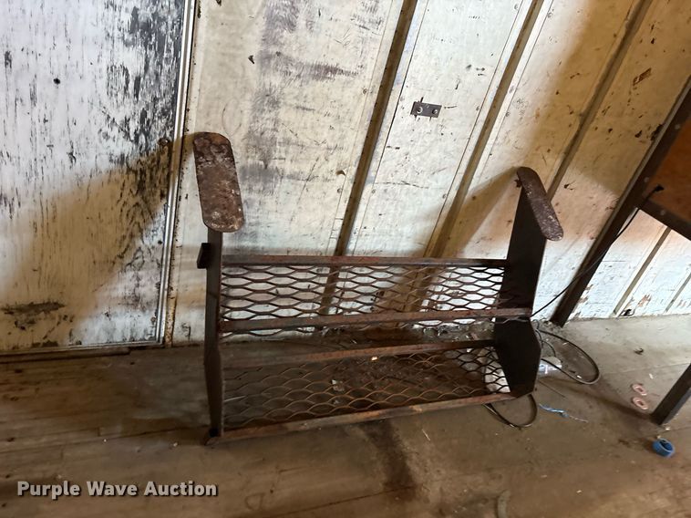 image for item DY0733 1985 Kentucky dry van office trailer