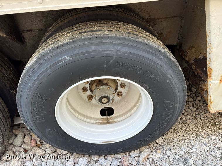 image for item DY0733 1985 Kentucky dry van office trailer