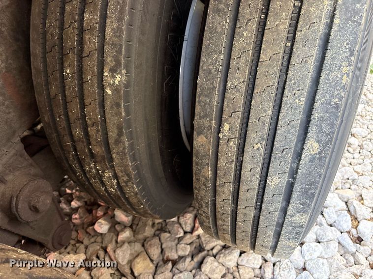 image for item DY0733 1985 Kentucky dry van office trailer