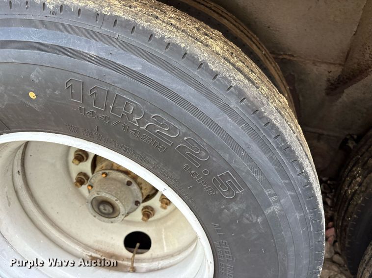 image for item DY0733 1985 Kentucky dry van office trailer