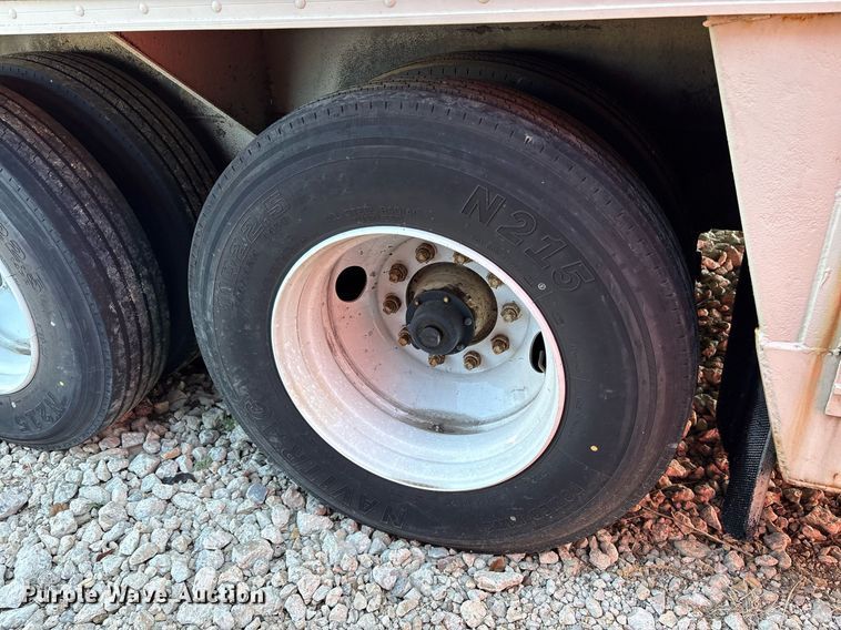 image for item DY0733 1985 Kentucky dry van office trailer
