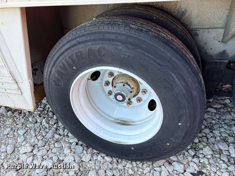 image for item DY0733 1985 Kentucky dry van office trailer