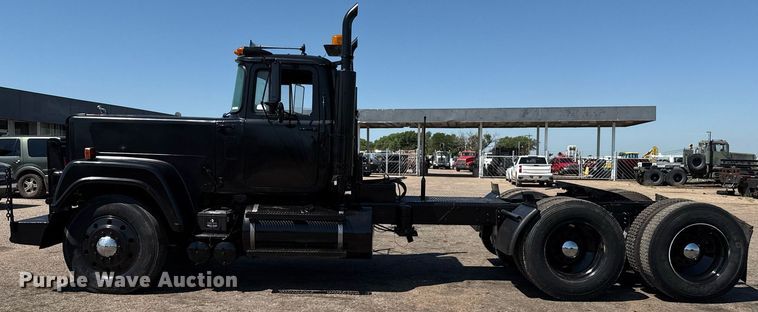 image for item DZ8661 1985 Mack RWS788LST semi truck