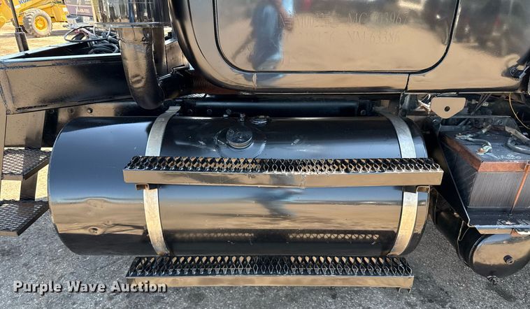 image for item DZ8661 1985 Mack RWS788LST semi truck