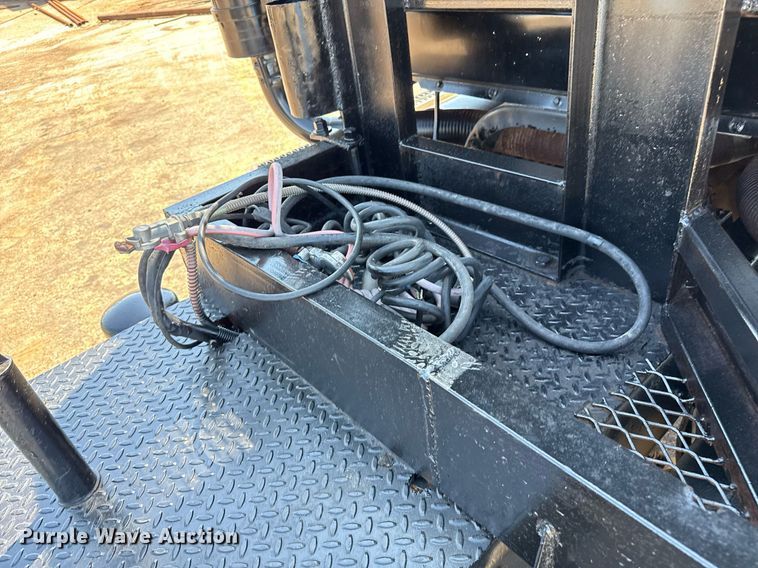 image for item DZ8661 1985 Mack RWS788LST semi truck