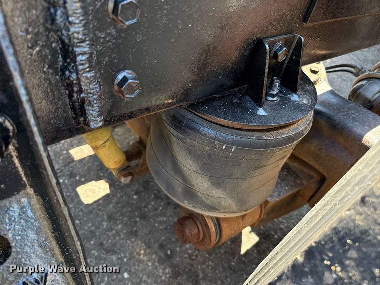 image for item DZ8661 1985 Mack RWS788LST semi truck