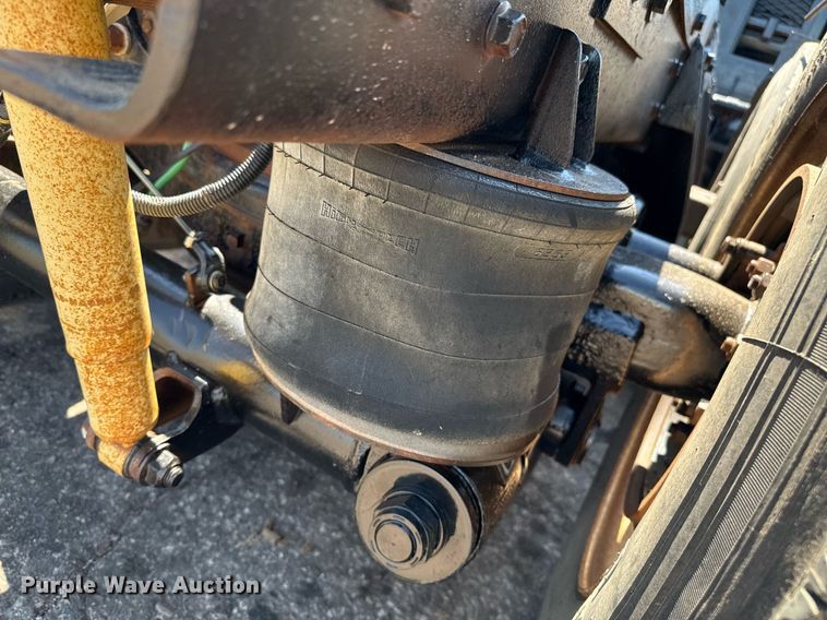 image for item DZ8661 1985 Mack RWS788LST semi truck