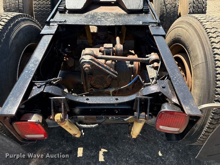 image for item DZ8661 1985 Mack RWS788LST semi truck