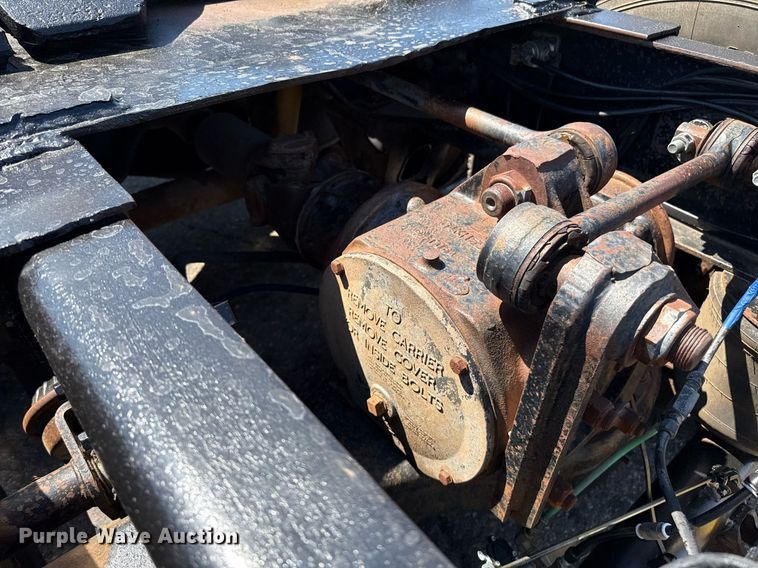 image for item DZ8661 1985 Mack RWS788LST semi truck