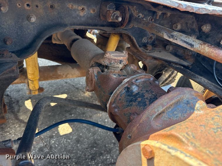 image for item DZ8661 1985 Mack RWS788LST semi truck