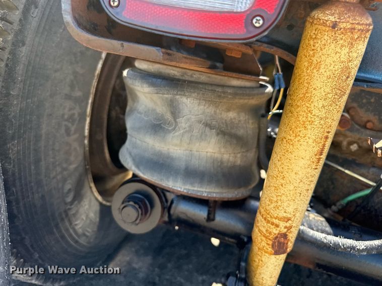 image for item DZ8661 1985 Mack RWS788LST semi truck