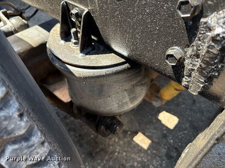 image for item DZ8661 1985 Mack RWS788LST semi truck