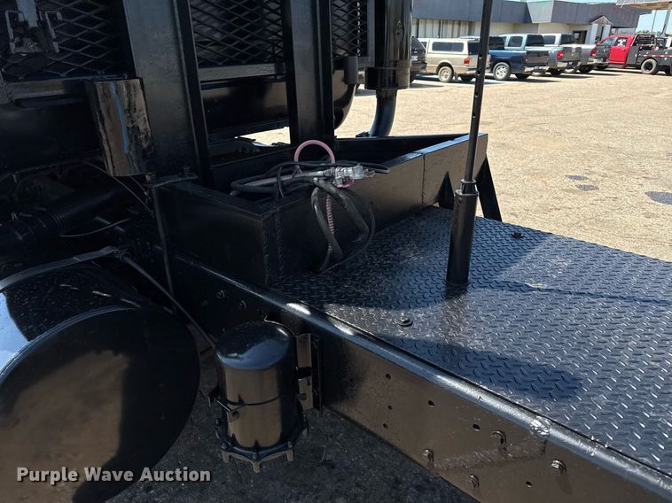 image for item DZ8661 1985 Mack RWS788LST semi truck