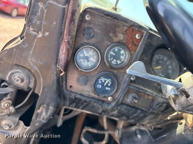 image for item DZ8661 1985 Mack RWS788LST semi truck