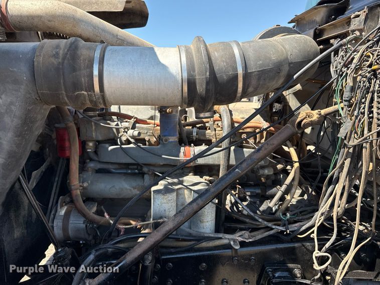 image for item DZ8661 1985 Mack RWS788LST semi truck