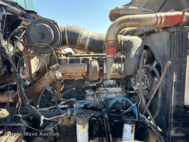 image for item DZ8661 1985 Mack RWS788LST semi truck