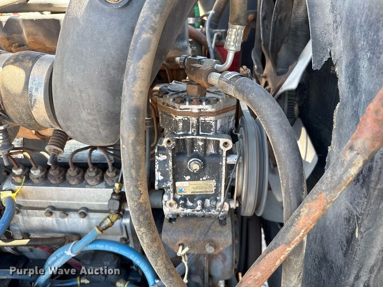 image for item DZ8661 1985 Mack RWS788LST semi truck