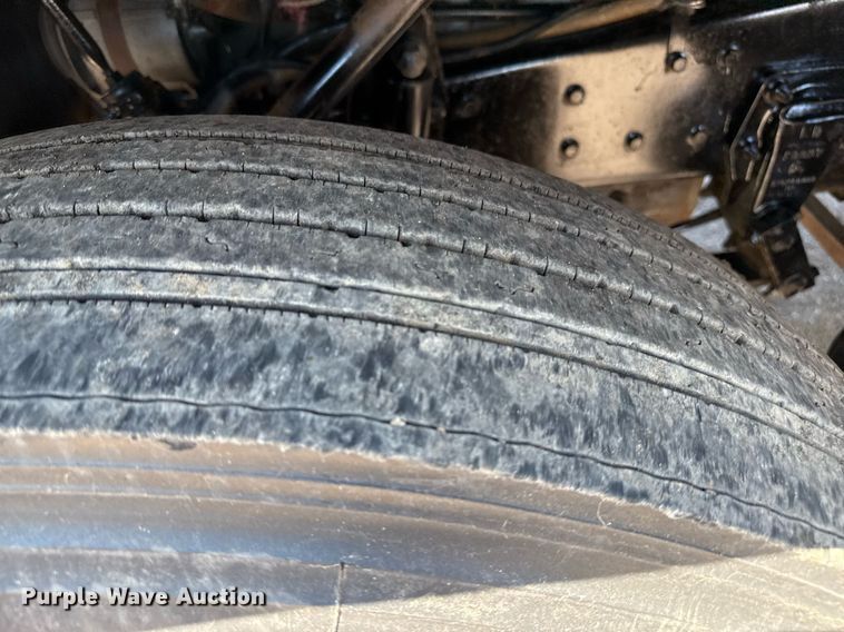 image for item DZ8661 1985 Mack RWS788LST semi truck