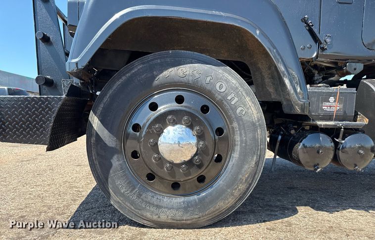 image for item DZ8661 1985 Mack RWS788LST semi truck