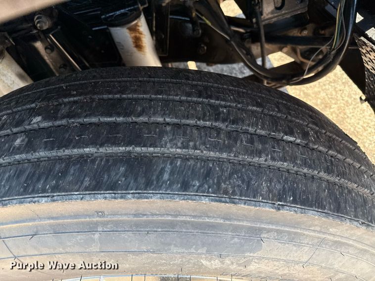 image for item DZ8661 1985 Mack RWS788LST semi truck