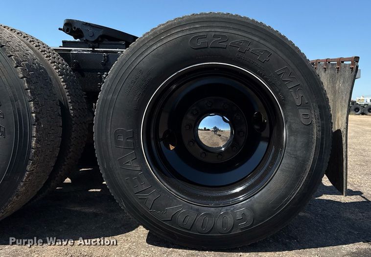 image for item DZ8661 1985 Mack RWS788LST semi truck