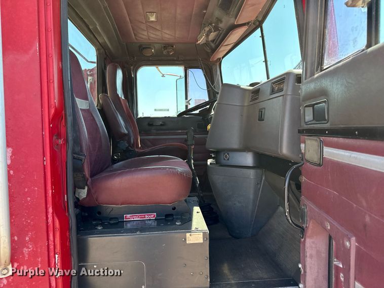 image for item DZ8662 1997 International 9400 semi truck