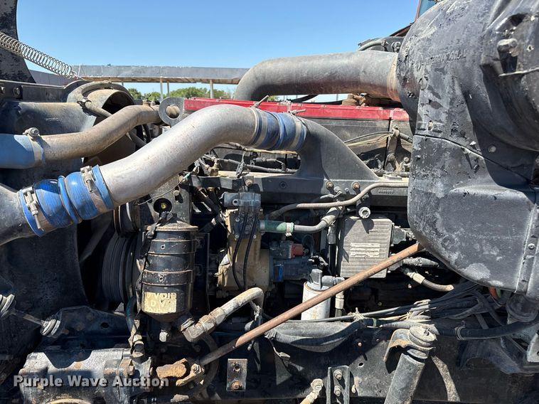 image for item DZ8662 1997 International 9400 semi truck