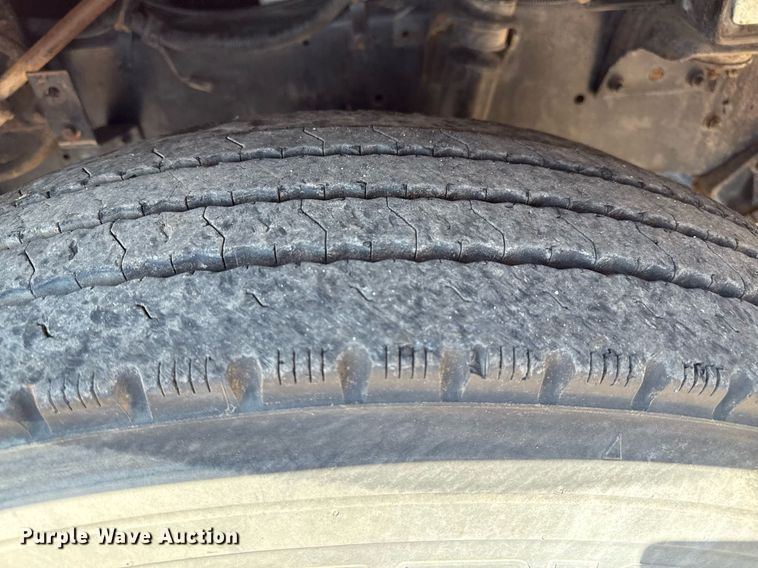 image for item DZ8662 1997 International 9400 semi truck