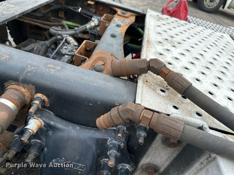 image for item EB2639 2015 Freightliner Cascadia 125 semi truck