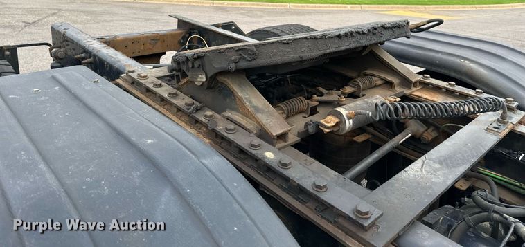 image for item EB2639 2015 Freightliner Cascadia 125 semi truck