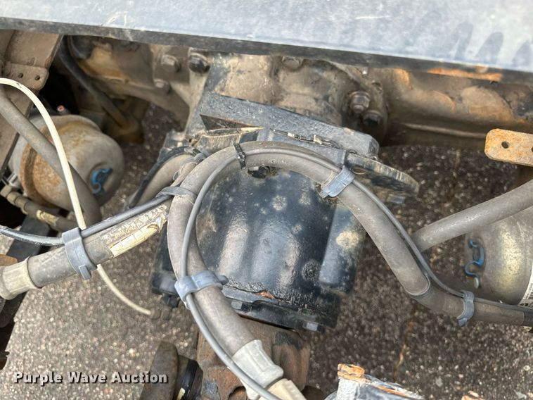 image for item EB2639 2015 Freightliner Cascadia 125 semi truck