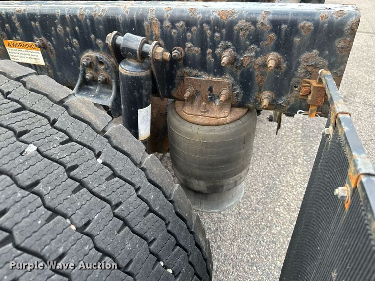 image for item EB2639 2015 Freightliner Cascadia 125 semi truck