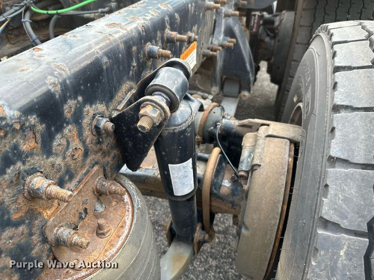 image for item EB2639 2015 Freightliner Cascadia 125 semi truck