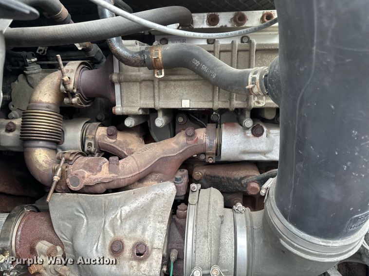 image for item EB2639 2015 Freightliner Cascadia 125 semi truck