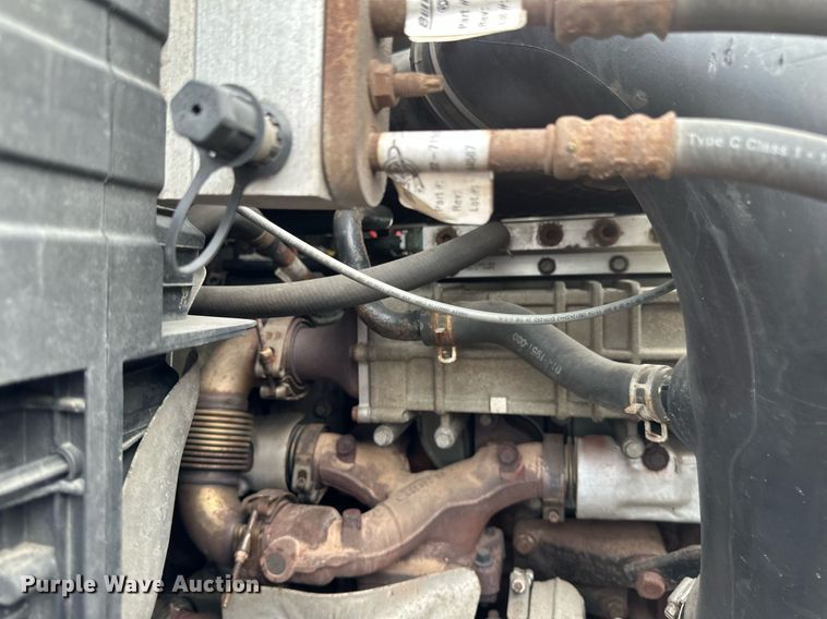 image for item EB2639 2015 Freightliner Cascadia 125 semi truck