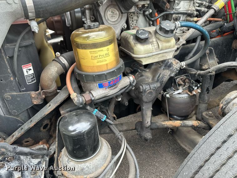 image for item EB2639 2015 Freightliner Cascadia 125 semi truck