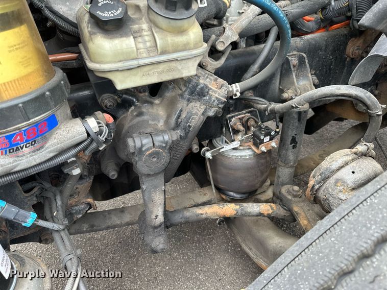 image for item EB2639 2015 Freightliner Cascadia 125 semi truck