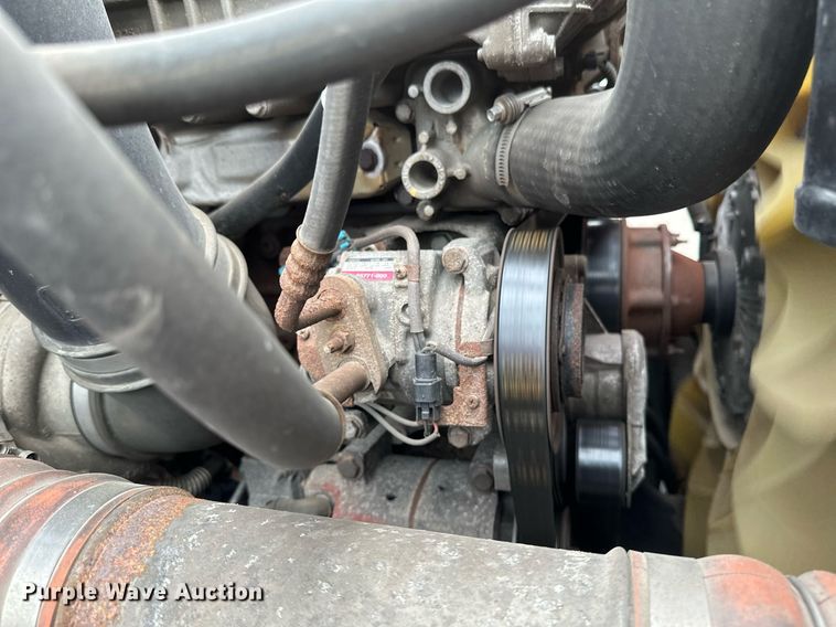 image for item EB2639 2015 Freightliner Cascadia 125 semi truck