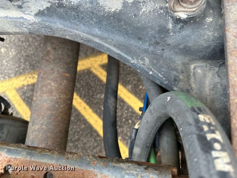 image for item EB2640 2003 Freightliner Columbia 120 semi truck