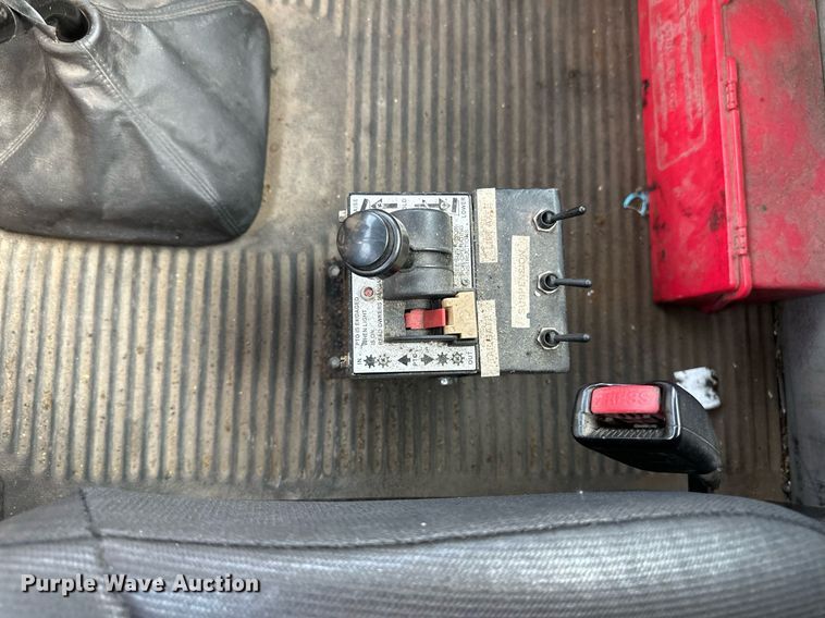 image for item EB2640 2003 Freightliner Columbia 120 semi truck