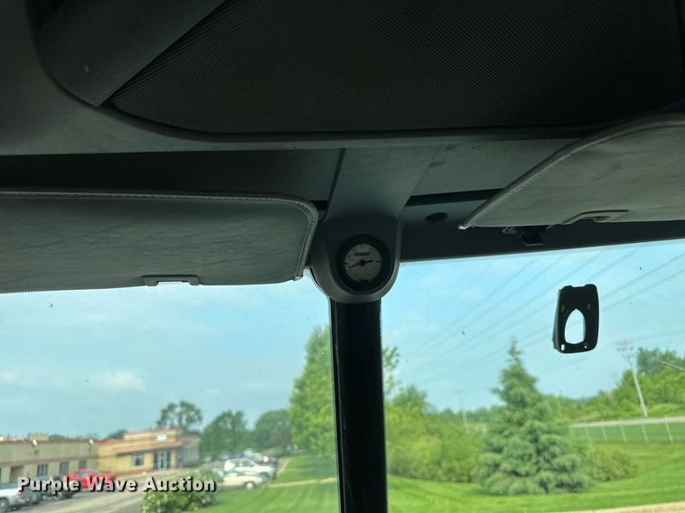 image for item EB2640 2003 Freightliner Columbia 120 semi truck