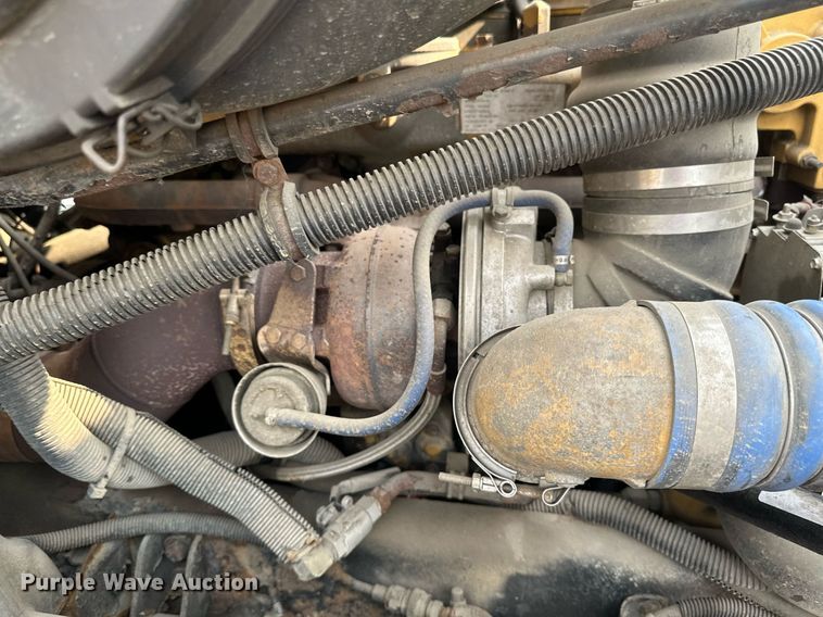 image for item EB2640 2003 Freightliner Columbia 120 semi truck