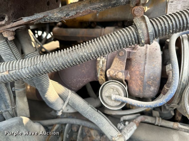 image for item EB2640 2003 Freightliner Columbia 120 semi truck