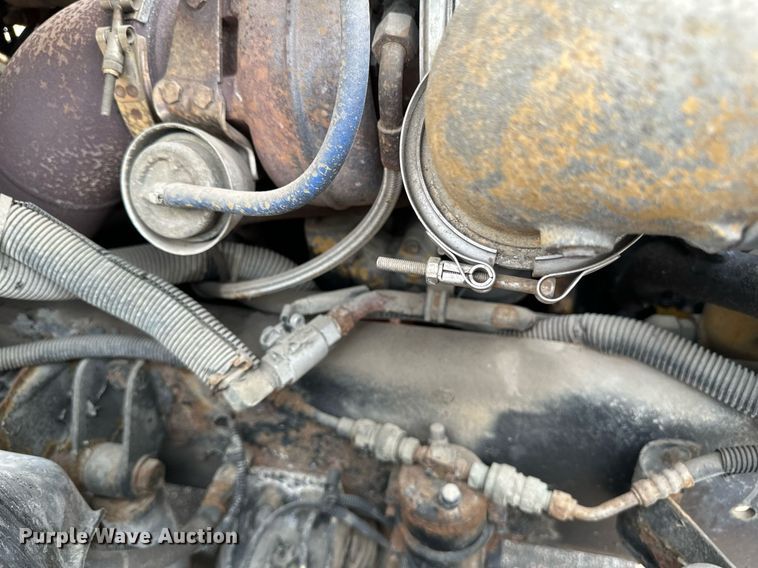 image for item EB2640 2003 Freightliner Columbia 120 semi truck