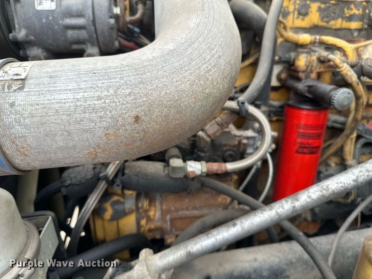 image for item EB2640 2003 Freightliner Columbia 120 semi truck