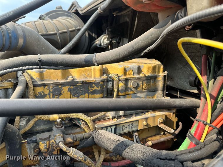 image for item EB2640 2003 Freightliner Columbia 120 semi truck